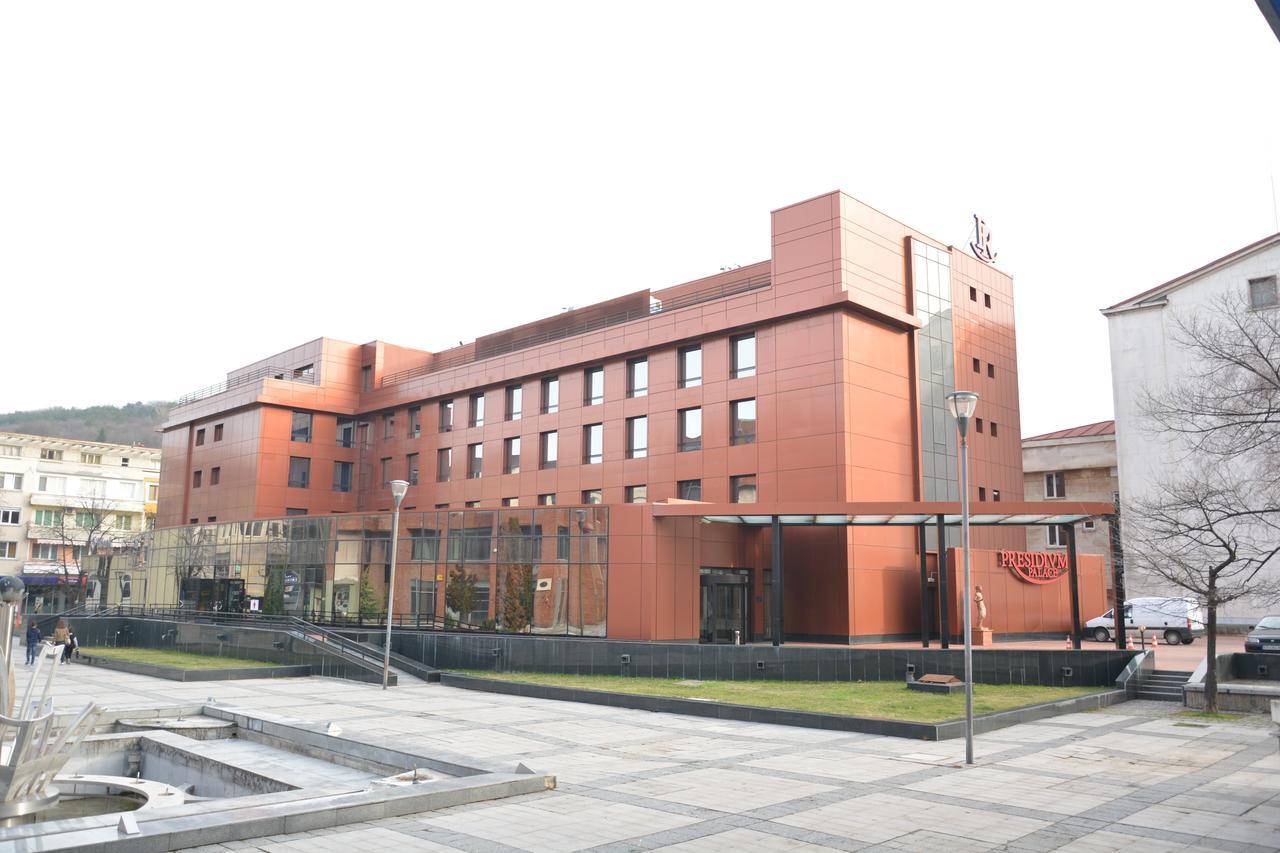 Hotel Presidivm Palace Lovech Exterior foto