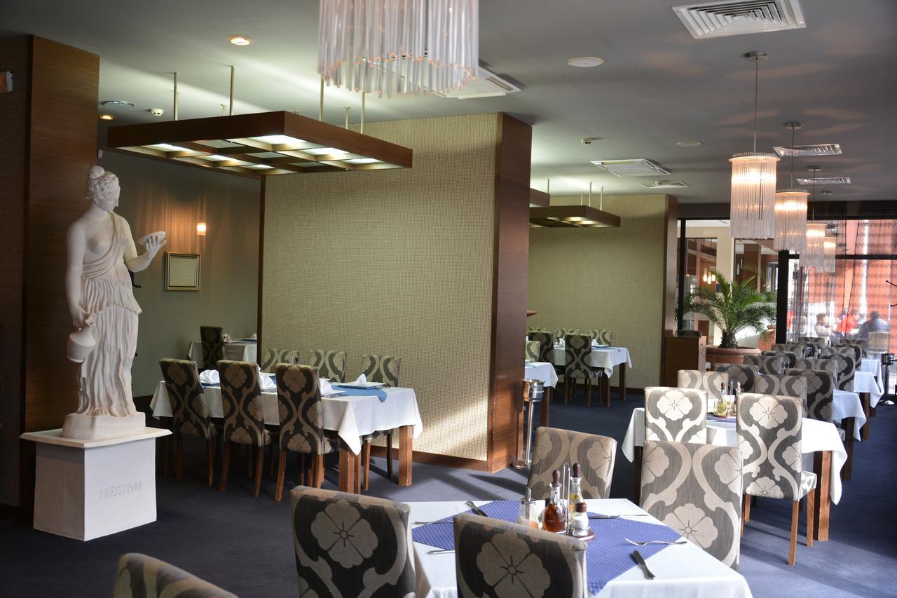 Hotel Presidivm Palace Lovech Exterior foto